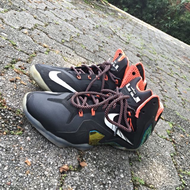 Lebron james basketball shoes size 8 hotsell