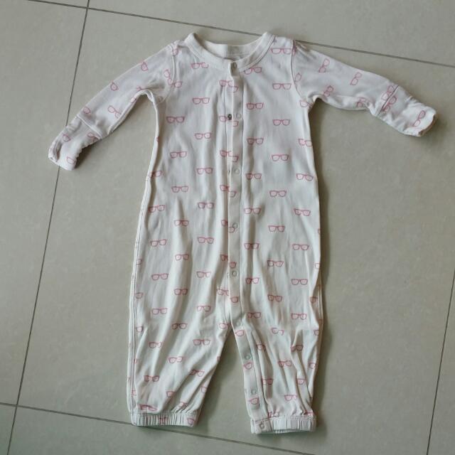 baby gap sleepsuit