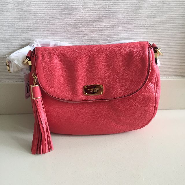 michael kors bedford medium tassle