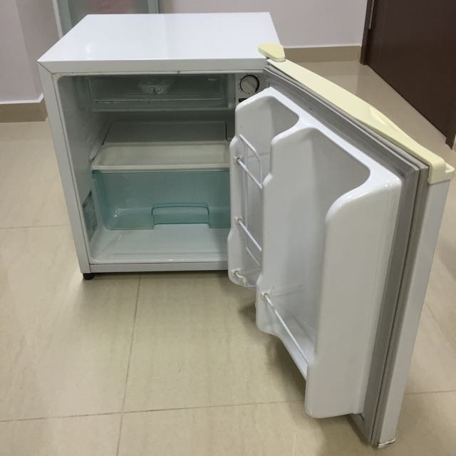 Used mini bar shop fridge for sale