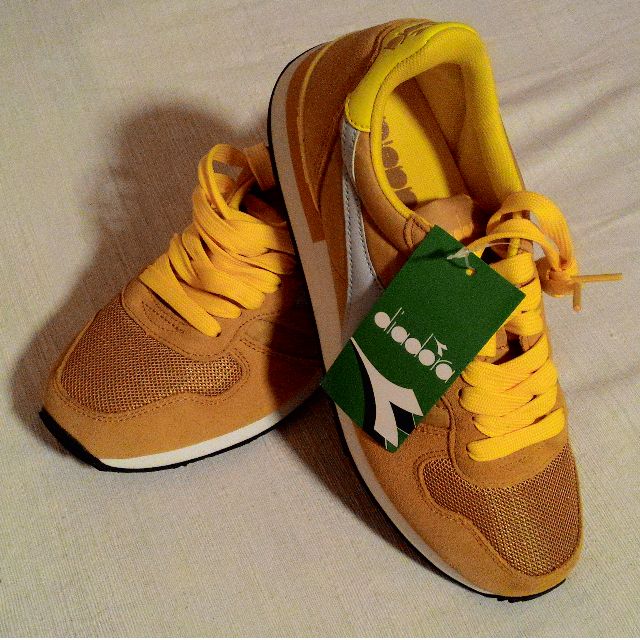 diadora camaro yellow