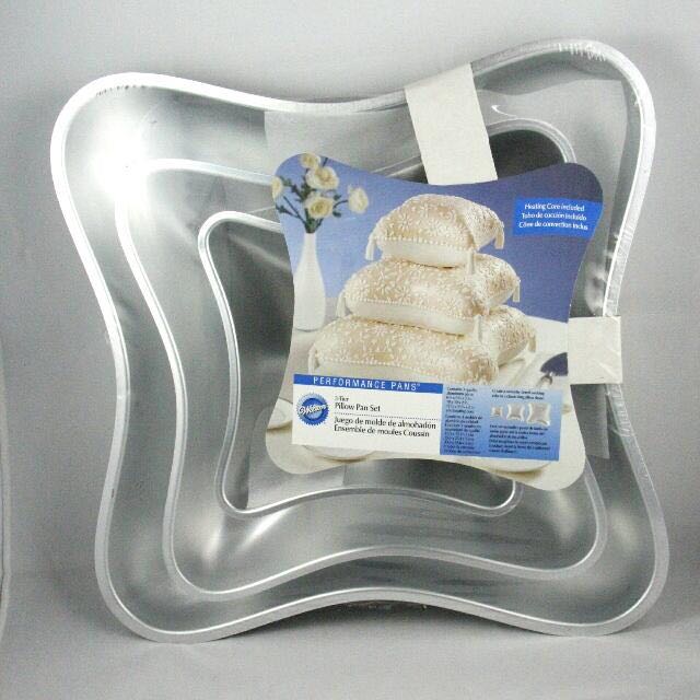 Wilton 3 Tier Pillow Pan Set Baking Pan Brand New Home