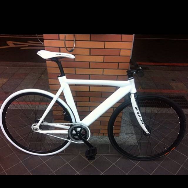 便宜出售fixed Gear 單速車 9000 運動休閒在旋轉拍賣