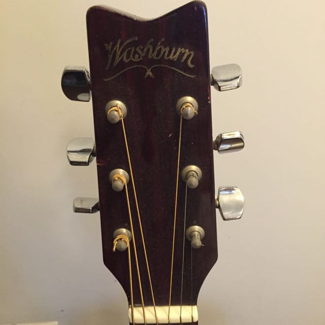 Washburn D10N Dreadnought Acoustic Guitar, Hobbies & Toys, Music