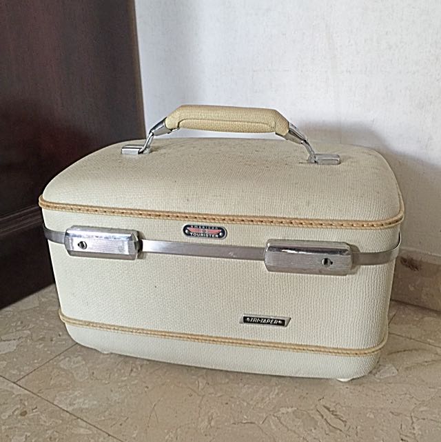 american tourister makeup box