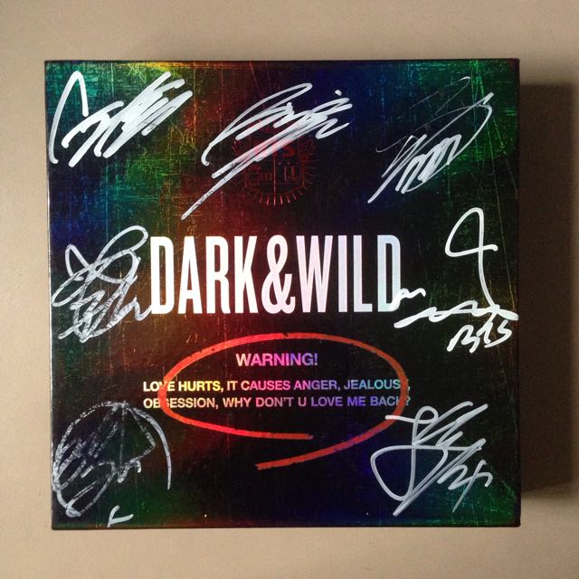 BTS Dark & Wild Signed Album, Hobbies & Toys, Memorabilia