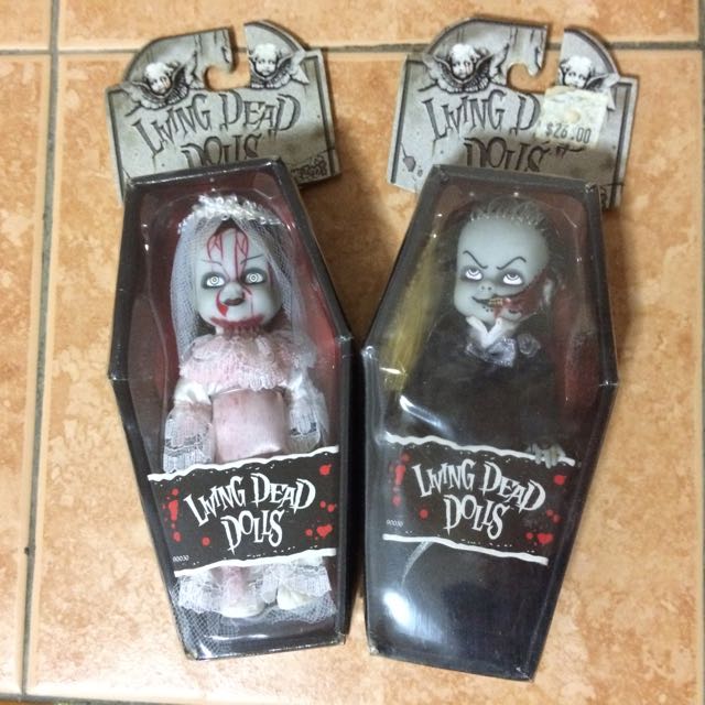 Living dead dolls died and doom store