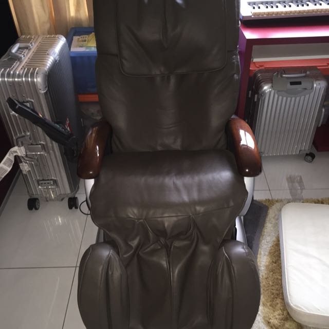 Osim Symphony AV Massage Chair (PRICE REDUCED), Sports Equipment