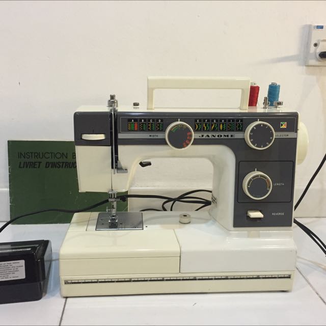 Vintage Portable Sewing Machine Janome L392, Made In Japan, Metal