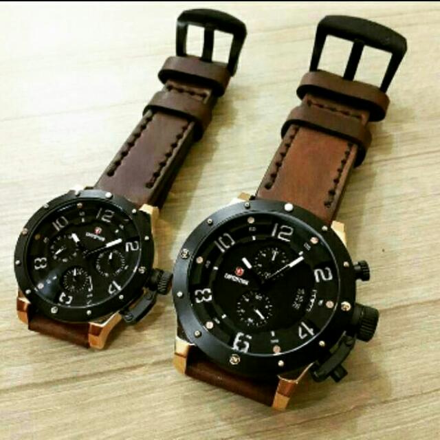 Expedition deals couple watch