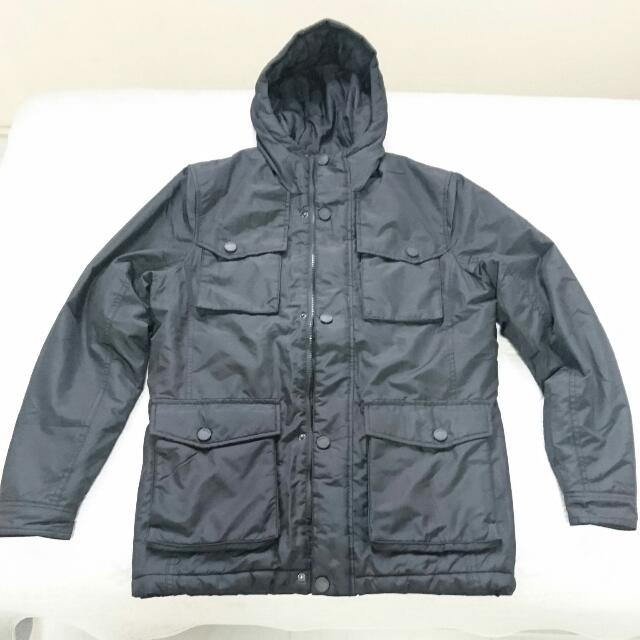 Espirit Winter Jacket (Category: Hoodies) located in Singapore. Submitted by mamiyaki (Listing ID 44640236, Image 1). Description: .