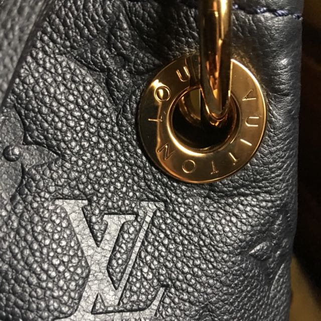 Louis Vuitton Empreinte Artsy MM Infini Hobo Monogram Empreinte Leather  M93448 