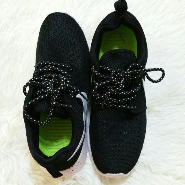 Black Glitter Nike Roshe Shoe, Women's 