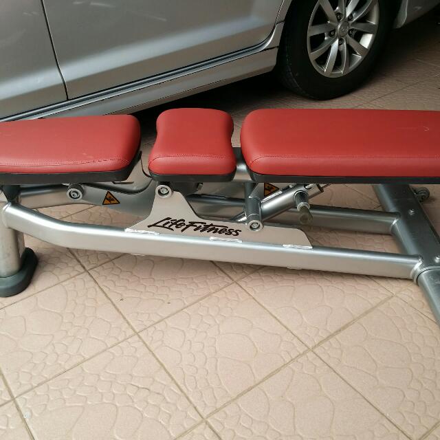 Life Fitness Signature Series Multi Adjustable Bench Sports On