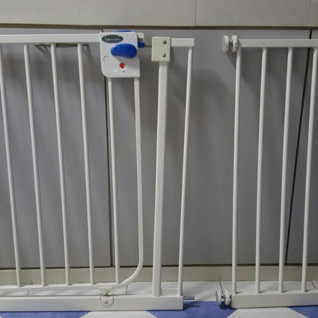 Lucky Baby Safety Gate For Children Pet Babies Kids Bathing