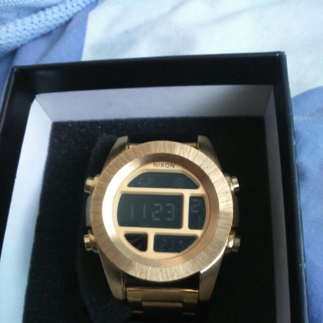 Nixon unit gold online