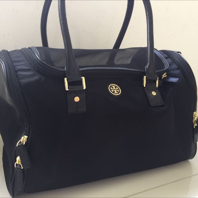 Tory Burch - Nylon dog Carrier - Authentic, Pet Supplies, Homes & Other Pet  Accessories on Carousell