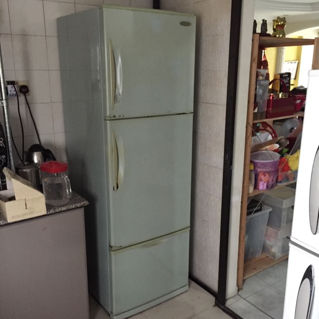 sanyo fridge