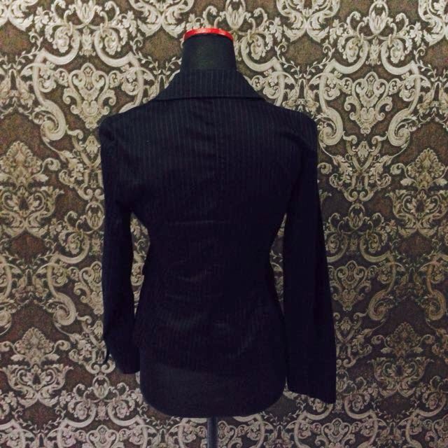 Jacket (Category: Coats, Jackets and Outerwear) located in Petaling Jaya. Submitted by am_mo (Listing ID 45236212, Image 3). Description: .