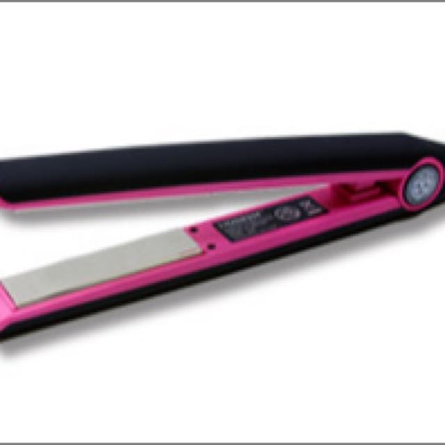 Lioness straightener outlet
