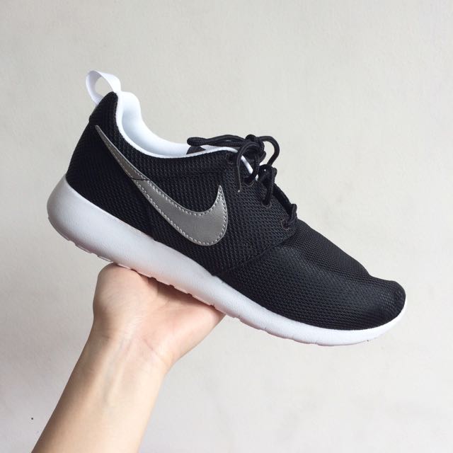 roshe run gs