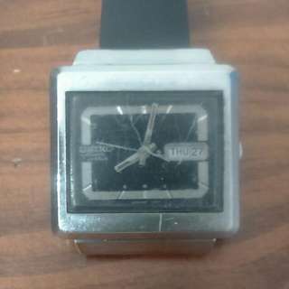 (Category: ) located in . Submitted by antiquerubbish (Listing ID 45177044, Image 1). Description: .
