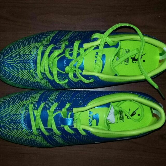 kronos football boots