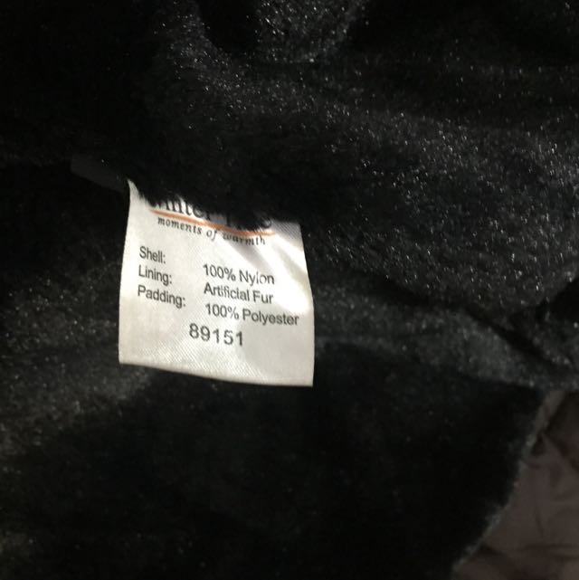 Winter Jacket (Category: Coats, Jackets and Outerwear) located in Singapore. Submitted by whatthefaddy (Listing ID 45328810, Image 3). Description: .