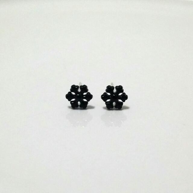 Black 2025 plastic earrings