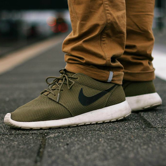Nike roshe army green on sale
