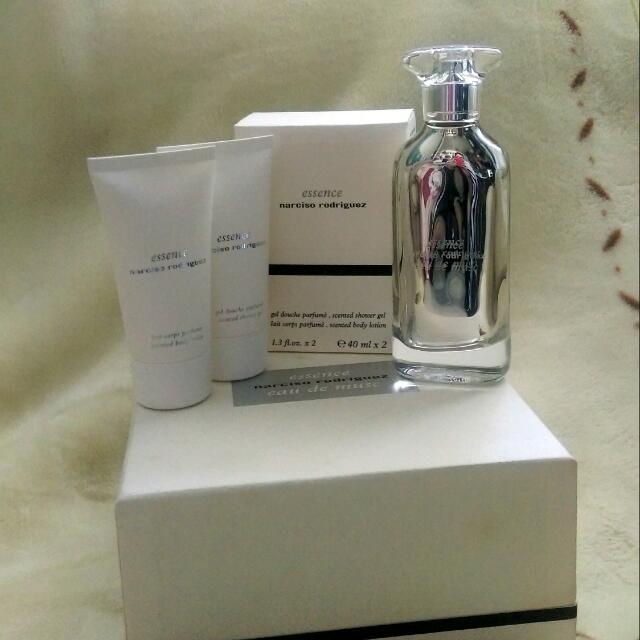 essence musc narciso rodriguez