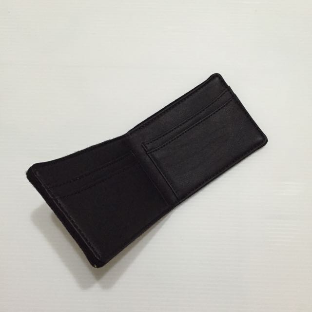 Hollister wallet discount
