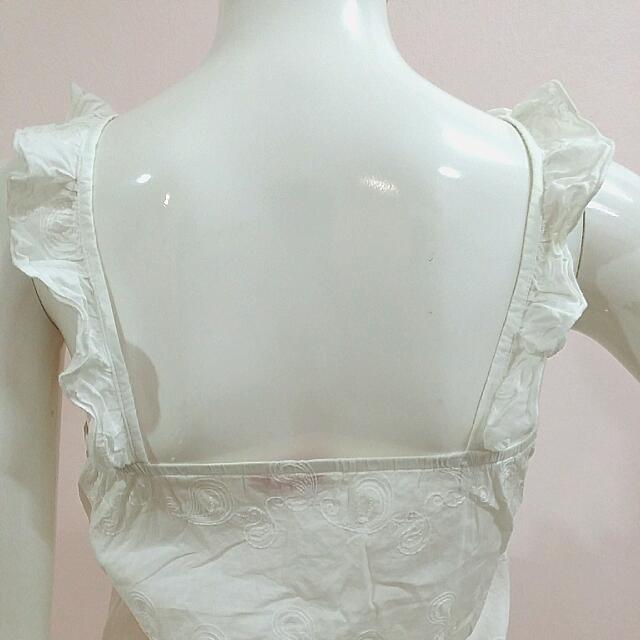 White Ruffle Button Top (Category: Blouses) located in Kuala Lumpur. Submitted by olivekoh (Listing ID 45753039, Image 2). Description: .
