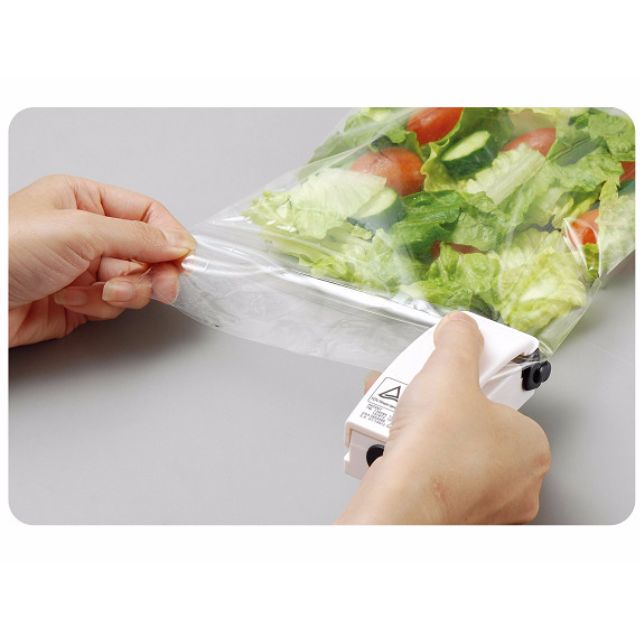 Magnatic Handy Sealer easy to seal, TV & Home Appliances, Kitchen