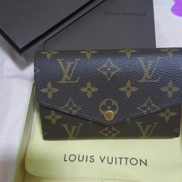 Louis Vuitton Black Monogram Vernis Sarah Compact Wallet - Ann's