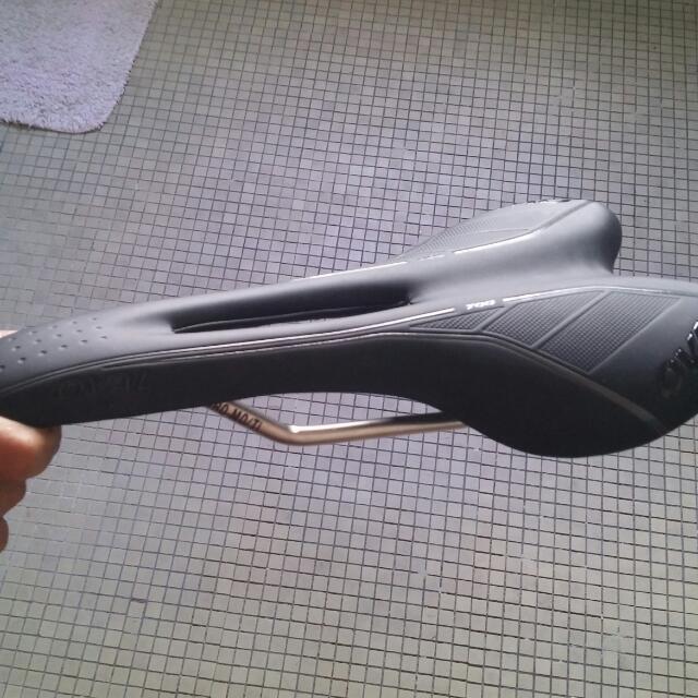 oval concepts saddle