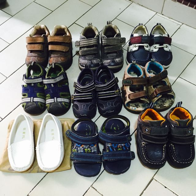 clarks baby slippers