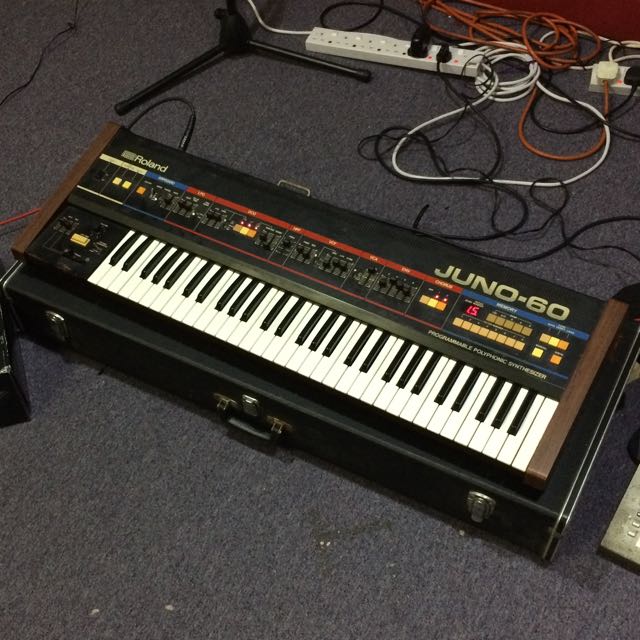 Roland Juno-60, Hobbies & Toys, Music & Media, Musical Instruments on