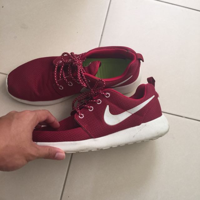 mens nike footies