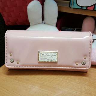 【給likeamy下標】
日本限定 日本帶回 全新 Sanrio 三麗鷗 TS Kikilala 雙子星 菱格紋 鑲鑽 鐵牌 多夾層 粉色 粉紅 長夾