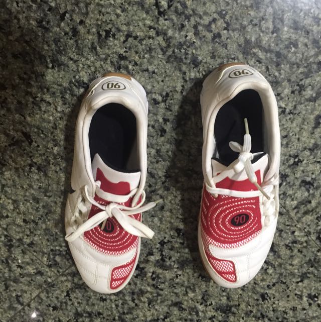 Nike 90 soccer hotsell