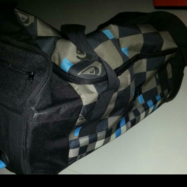 quicksilver duffle bag