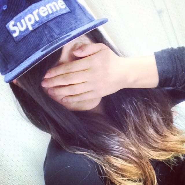 第一張由網絡上下載的圖如有違規請通知）supreme Corduroy box logo