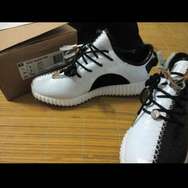 Adidas Yeezy Boost 350