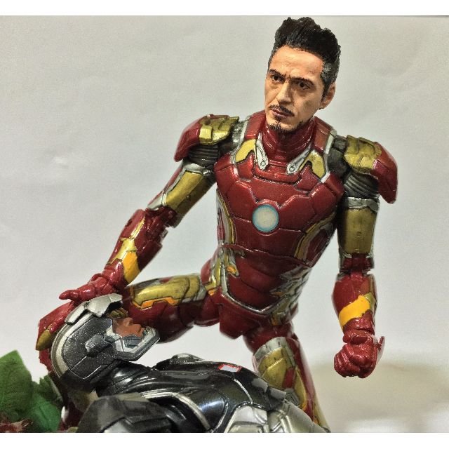 ML037 Tony Stark Custom Sculpt Cast head use w/6" Marvel Legends 