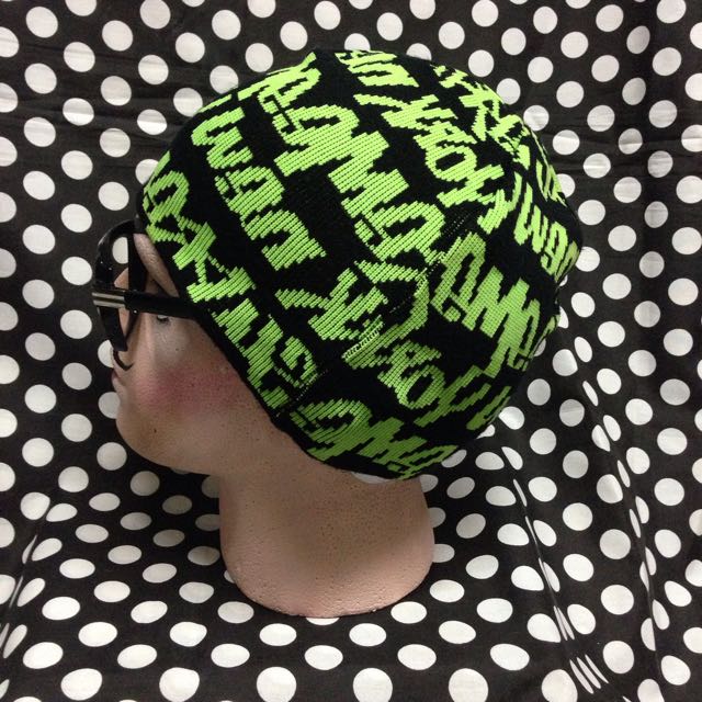 POPTOLOGY GRAFFITI BEANIE Men s Fashion Watches Accessories