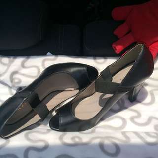 Vincci Heels