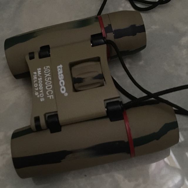Tesco Army Binoculars(can Nego), Sports Equipment, Hiking & Camping on