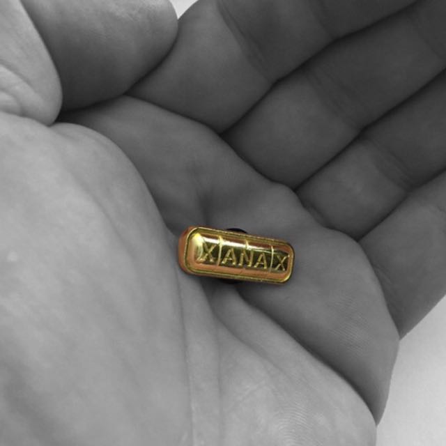 'Gold Bar' Lapel Pin, Everything Else on Carousell