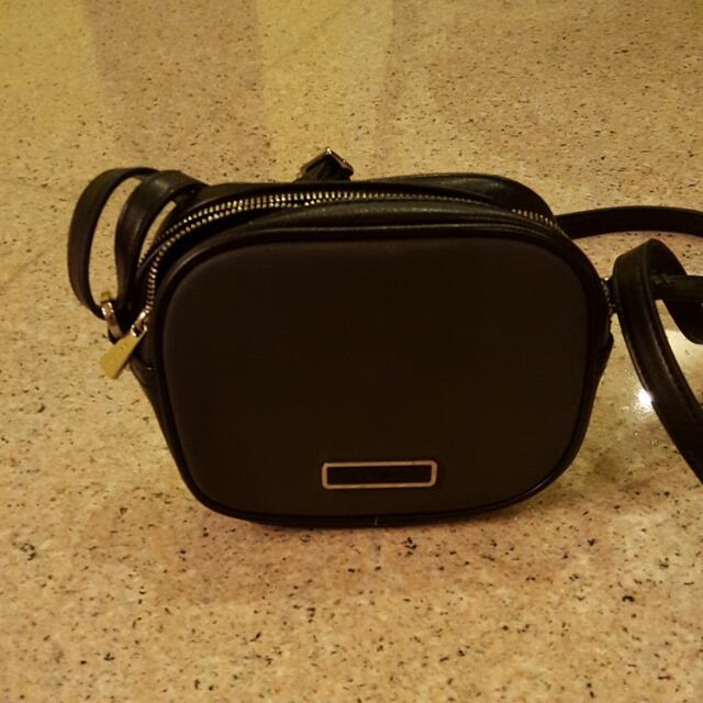 sling bag esprit